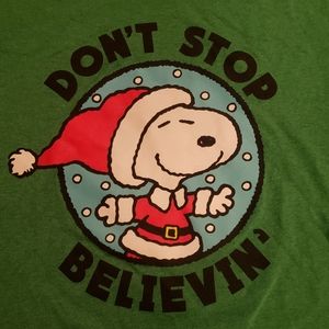 NWOT Snoopy Christmas Peanuts Tshirt
